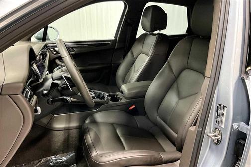 2025 Porsche Macan AWD