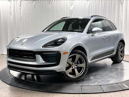 2025 Porsche Macan AWD