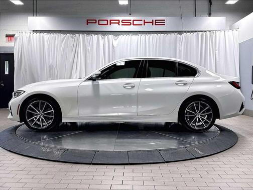 Alpine White 2022 BMW 330 330i