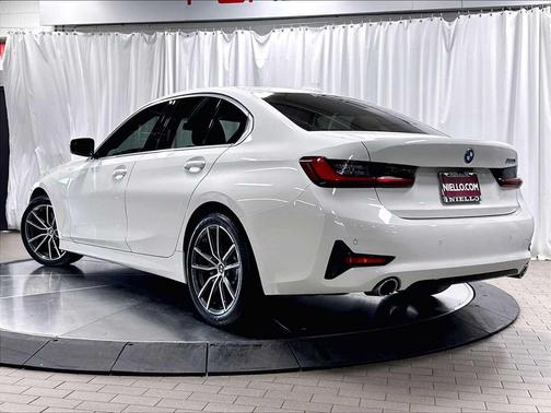 Alpine White 2022 BMW 330 330i