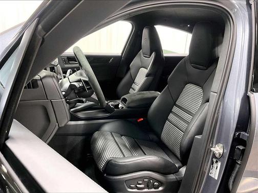 2026 Porsche Cayenne GTS