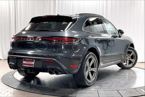 2025 Porsche Macan AWD