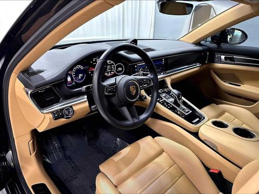 White 2022 Porsche Panamera 4 Platinum Edition