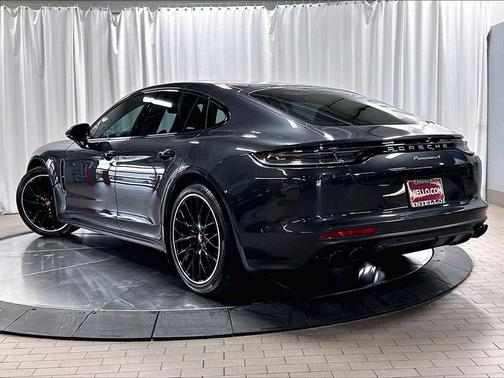 White 2022 Porsche Panamera 4 Platinum Edition