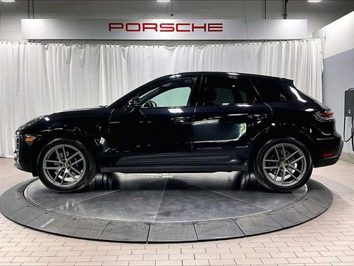 2025 Porsche Macan AWD