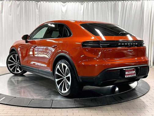 2025 Porsche Macan Electric