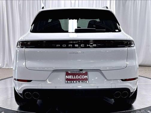CARRARA WHITE 2026 Porsche Cayenne Cayenne