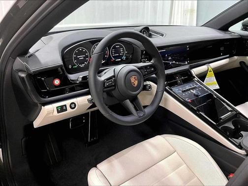 2026 Porsche Panamera 4