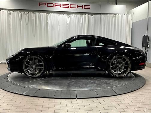 2020 Porsche 911 Carrera