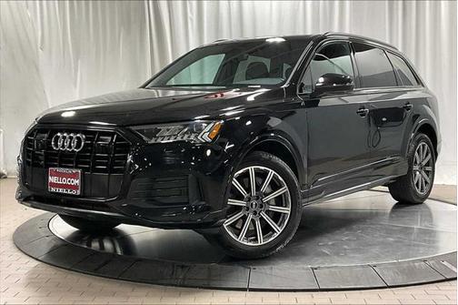 2024 Audi Q7 45 Premium Plus