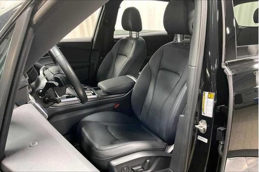 2024 Audi Q7 45 Premium Plus
