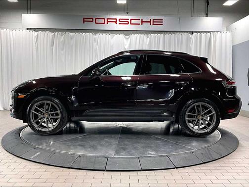 2025 Porsche Macan AWD