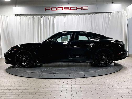 BLACK 2026 Porsche Taycan Black Edition