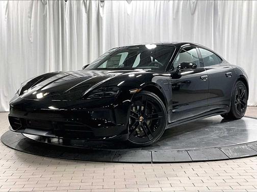 BLACK 2026 Porsche Taycan Black Edition