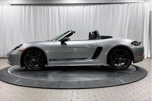 2023 Porsche 718 Boxster T