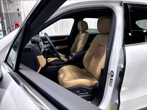 CARRARA WHITE 2026 Porsche Cayenne Cayenne