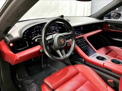 2020 Porsche Taycan Turbo