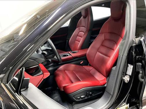 2020 Porsche Taycan Turbo