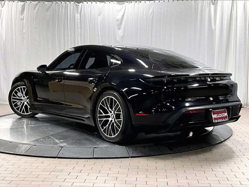2020 Porsche Taycan Turbo