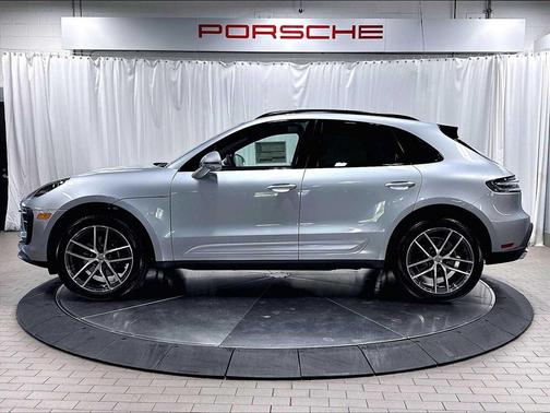 DOLOMITE SILVER 2026 Porsche Macan Macan