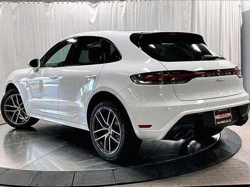 2025 Porsche Macan AWD
