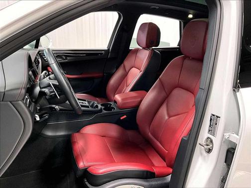 2025 Porsche Macan AWD