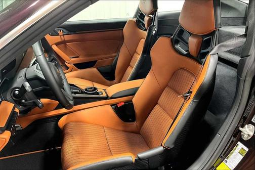 2024 Porsche 911 S/T