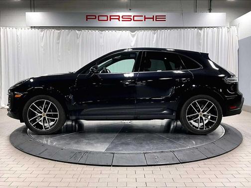 2025 Porsche Macan AWD