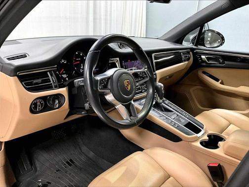 2021 Porsche Macan AWD