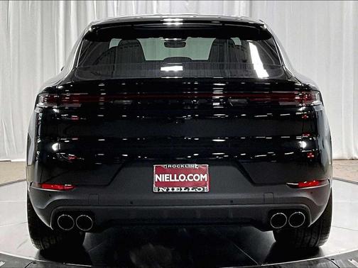 CHROMITE BLACK 2026 Porsche Cayenne Cayenne