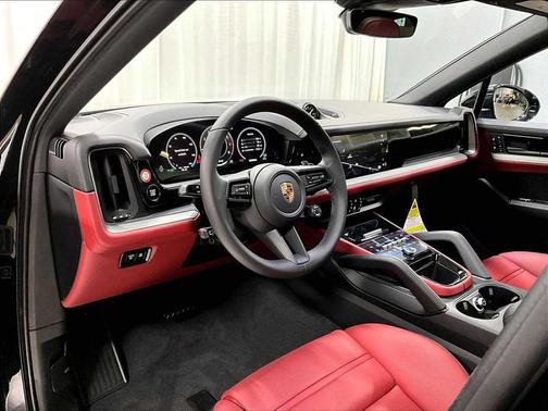 CHROMITE BLACK 2026 Porsche Cayenne Cayenne