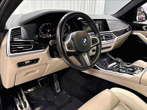Black Sapphire Metallic 2021 BMW X7 xDrive40i