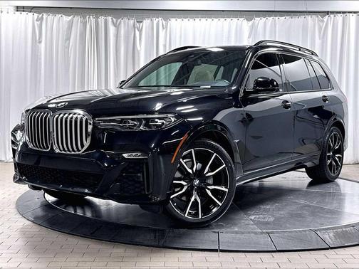 Black Sapphire Metallic 2021 BMW X7 xDrive40i