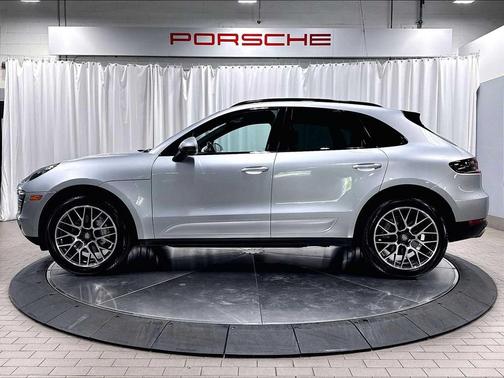 Rhodium Silver Metallic 2017 Porsche Macan Macan