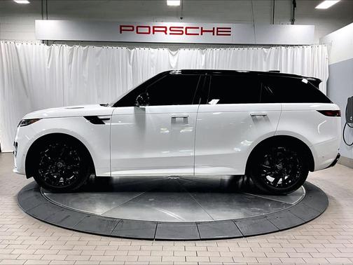 2023 Land Rover Range Rover Sport SE