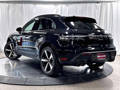 JET BLACK MT 2026 Porsche Macan Macan