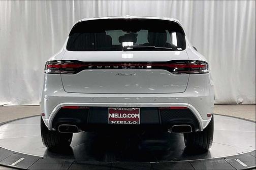 2026 Porsche Macan AWD