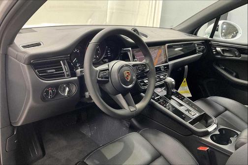 2026 Porsche Macan AWD