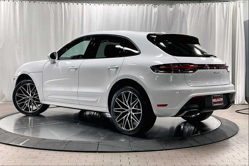 2026 Porsche Macan AWD