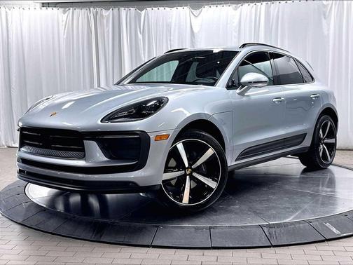 Dolomite Silver Metallic 2023 Porsche Macan Macan