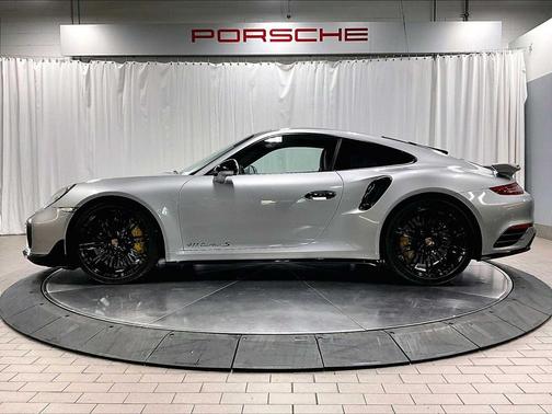 2017 Porsche 911 Turbo S