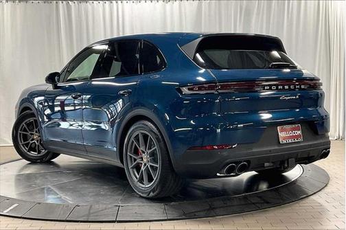 2024 Porsche Cayenne S