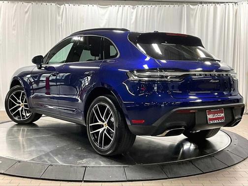 2025 Porsche Macan AWD