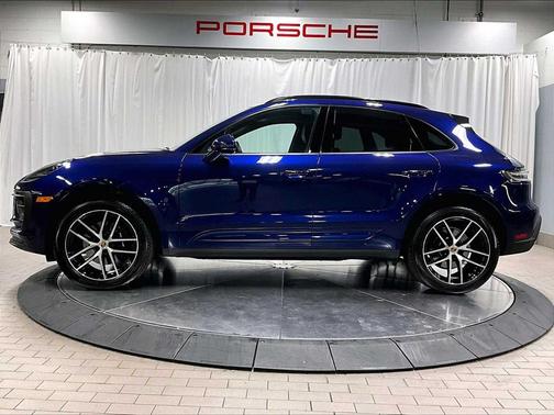 2025 Porsche Macan AWD