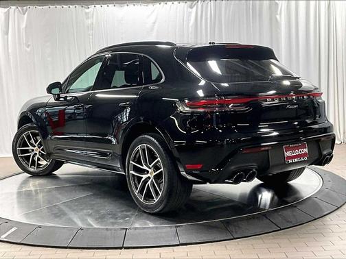 2025 Porsche Macan T