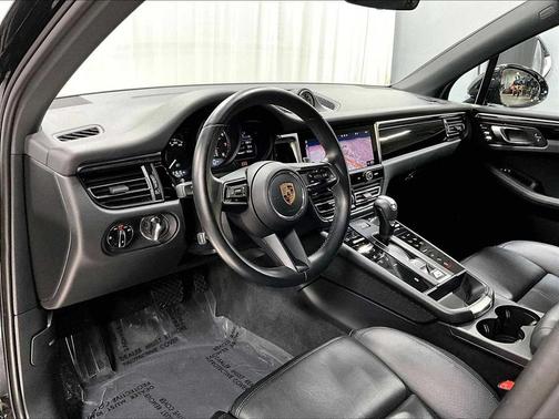 2024 Porsche Macan AWD