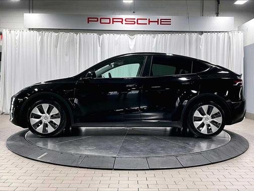 2022 Tesla Model Y Long Range Dual Motor All-Wheel Drive