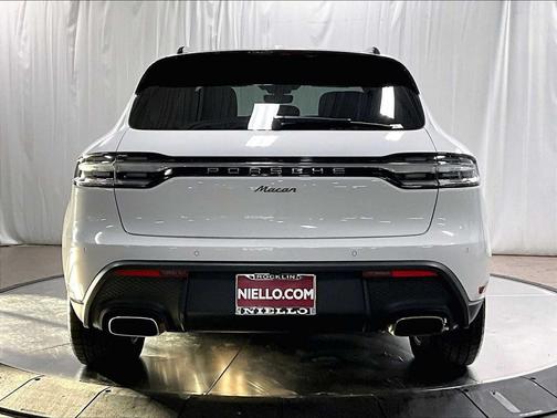 2025 Porsche Macan AWD