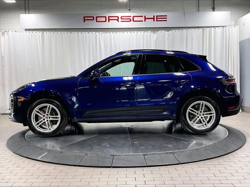 2025 Porsche Macan AWD