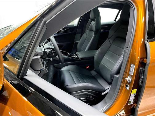 2026 Porsche Panamera 4